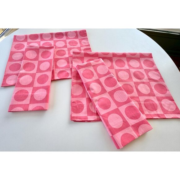 Vintage 70s pillowcases, pink geometric groovy circles, pair - Picture 5 of 8